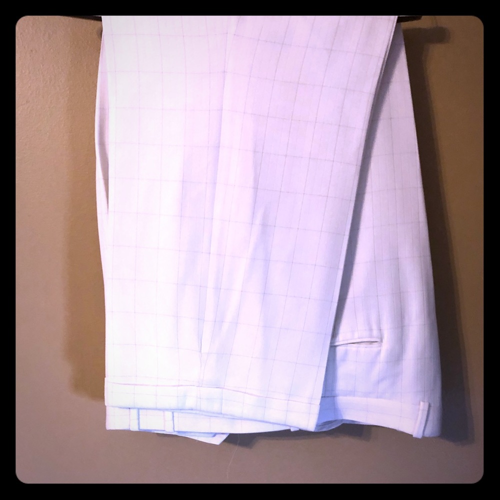 Caravelli Men’s dress pants size 43R.